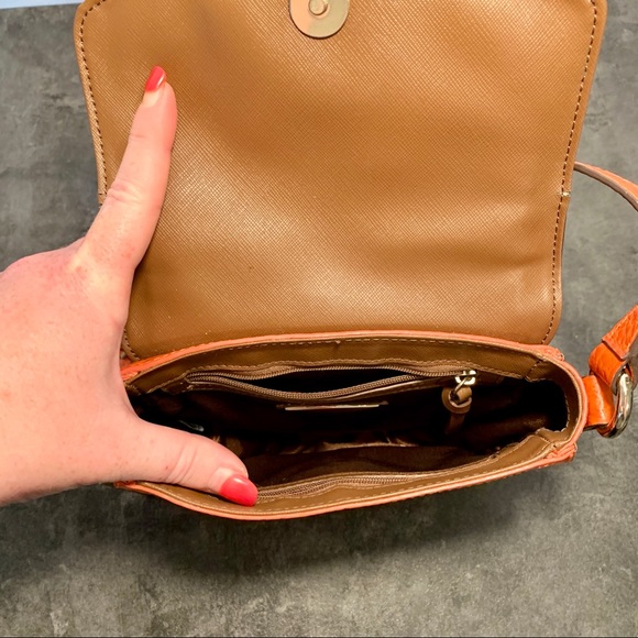 DKNY Crossbody Shoulder Bag - Picture 4 of 4